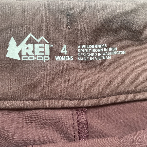 REI Co-Op Shorts Womens 4 Burgundy Hiking Outdoor Regular Fit Drawstring Pockets - Picture 6 of 14